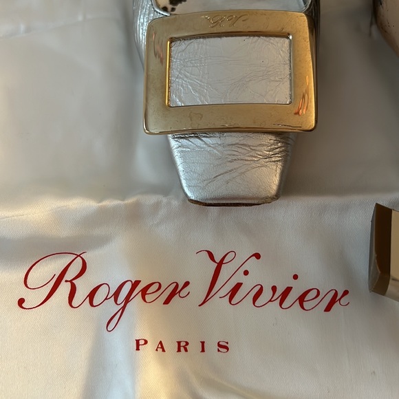 Roger Vivier Silver with Gold Buckle Woman’s Shoe Size 37 - Picture 3 of 10